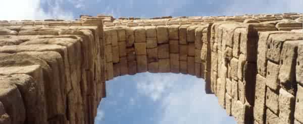 Beneath the
Roman aqueduct